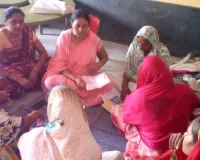 लू से बचाव के लिए सोनभद्र विकास समिति ने महिला समूहों को किया जागरूक