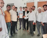 लौकहवा डिप पर पुल निर्माण की मांग तेज, मुख्यमंत्री के नाम सौंपा ज्ञापन