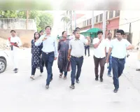 जिलाधिकारी ने एसआरएन अस्पताल व मेडिकल कॉलेज का किया औचक निरीक्षण