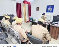 क्षेत्राधिकारी नगर द्वारा सर्किल क्षेत्रान्तर्गत थानों के पैरोकारों के साथ समीक्षा बैठक की गई आयोजित