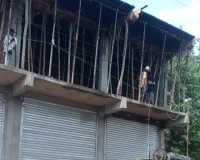 एनसीएल की भूमि पर हो रहे अवैध निर्माण की शिकायत पहुंची अनपरा थाना, लगाई  रोक  लगाने की गुहार