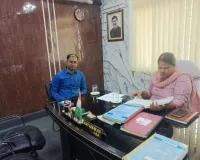औचक निरीक्षण में सख्त दिखीं आयुक्त कुमुद सहाय, चंदवा अंचल कार्यालय को दी समयबद्ध सेवा और पारदर्शिता की नसीहत