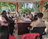 बहरिया थाना परिसर में ताजियादारों के साथ पीस कमेटी की बैठक हुई सम्पन्न।