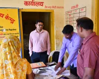 जिलाधिकारी ने सहकारी समिति बसंतपुर का किया निरीक्षण, दिए निर्देश
