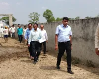 गौआश्रय स्थल में बदहाली देखकर सीडीओ ने जताई नाराजगी