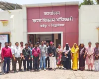 बर्डपुर में पंचायत सहायकों ने एडीओ पंचायत को  ज्ञापन सौंपा