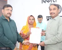 आंगनबाड़ी कार्यकर्त्रियों को मिले नियुक्ति पत्र और स्मार्टफोन, महिला एवं डिजिटल सशक्तिकरण को मिला बढ़ावा।
