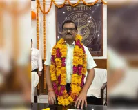 सेवानिवृत्त अपर जिलाधिकारी वि0/रा0 को कलेक्ट्रेट में दी गई भव्य विदाई-उनके उत्कृष्ठ कार्यो का किया गया उल्लेख