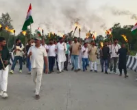 महुआ डाबर महोत्सव में गूंजा शहीदों का स्मरण, मशाल यात्रा से क्रांतिवीरों को दी श्रद्धांजलि