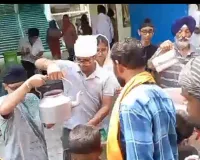 नैनी गुरुद्वारा सहित कई जगहो पर प्रसाद  वितरित हुआ।