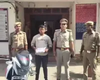 गैंगस्टर एक्ट के वांछित आरोपी को नवाबगंज पुलिस ने दबोचा, चोरी की बाइक व तमंचा बरामद।