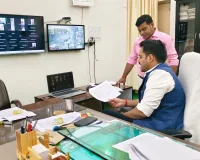 आईजीआरएस शिकायतों की समीक्षा में जिलाधिकारी सख्त