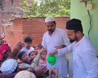 मोहर्रम के पहले जुम्मे पर चक फैजुल्ला की मस्जिद में नमाजियों को शरबत पिलाया गया