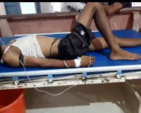आम तोडते समय हाईटेंशन लाइन की चपेट में आया युवक, झुलसा