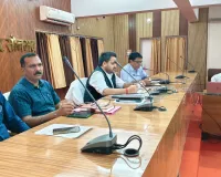 मतदेय स्थलों के भौतिक सत्यापन को लेकर जिला निर्वाचन अधिकारी ने की समीक्षा बैठक
