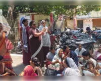 बकाया भुगतान को लेकर आशा एवं संगिनी कर्मियों ने डीएम को सौंपा ज्ञापन, आंदोलन की दी चेतावनी
