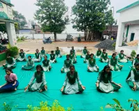दैहर विद्यालय में अंतरराष्ट्रीय योग दिवस पर हुआ भव्य आयोजन, नव निर्मित स्टेज का उद्घाटन
