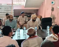 विकास योजनाओं की समीक्षा को नौरंगिया दोन पहुंचे जिला पदाधिकारी