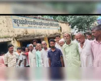 खाद किल्लत और रिश्वतखोरी से परेशान किसानों ने दी धरना प्रदर्शन की चेतावनी