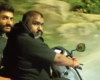 सुरक्षा का पाठ पढ़ाने वाले खुद नियमों से बेपरवाह