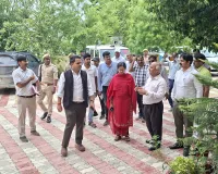 जिलाधिकारी  ने  किया राजकीय जिला पुस्तकालय का  औचक निरीक्षण