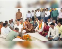 एक करोड़ इकतीस लाख की लागत से पहाड़ी ब्लॉक के हिनौती में बना आधुनिक बीज व कीटनाशक गोदाम, कृषि मंत्री सूर्य प्रताप शाही ने किया भव्य उद्घाटन