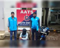 ऑटो लिफ्टर और मोबाइल चोर गिरफ्तार, पांच चोरी के मोबाइल व एक चोरी की मोटरसाइकिल बरामद