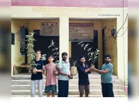 बी पैक्स पर बेलन बरौधा में  रविवार को ग्रामीणों को निशुल्क वितरण किया गया पौधा। 