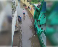 बारिश से चक फैजुल्ला जलमग्न, जलभराव से लोगों का जनजीवन प्रभावित; ।
