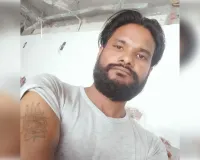 सड़क किनारे खड़े ट्रक से टकराई बाइक, 45 वर्षीय अधेड़ की मौत