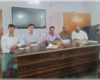 मासिक समीक्षा बैठक में शिक्षकों का किया गया उन्मुखीकरण
