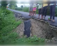 पहली बारिश में बह गया विकास