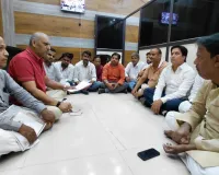 नगर निगम पार्षदों के धरने में विधायक अमिताभ बाजपेई हुए शामिल