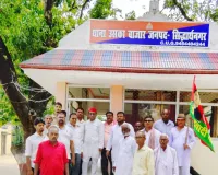 सिद्धार्थनगर में निषाद समाज का महंत राजू दास की टिप्पणी पर प्रदर्शन