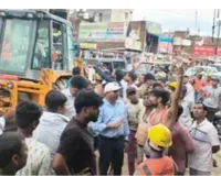 सिद्धार्थनगर:इटवा में अवैध अतिक्रमण पर चला बुलडोजर:जाम की समस्या से राहत दिलाने के लिए कार्रवाई
