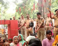 श्रावण मास के अंतिम सोमवार पर दण्डेश्वर नाथ धाम पहुंचे एसपी अमेठी