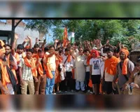 कावड़ यात्रा पर निकले श्रद्धालुओं का ब्लॉक प्रमुख ने किया स्वागत 