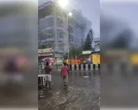 तारापीठ में होटल में भीषण आग, सात लोगों की मौत