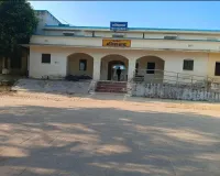 मलिहाबाद रेलवे स्टेशन के पास ट्रेन से गिरा युवक