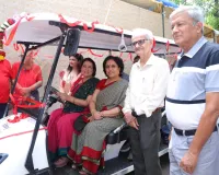 सफदरजंग अस्पताल में मरीजों की राह होगी आसान, रोटरी क्लब ने भेंट की गोल्फ कार्ट