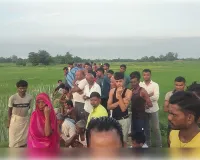 युवक का शव मिलने से क्षेत्र में सनसनी, परिजनों ने हत्या का आरोप लगाया, पुलिस को करना पड़ा विरोध का सामना