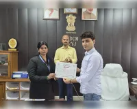जुलाई माह में उत्कृष्ट प्रदर्शन करने वाले टिकट चेकिंग स्टाफ को किया गया सम्मानित