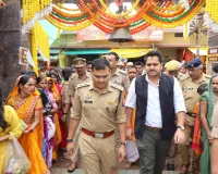 जिलाधिकारी एवं पुलिस अधीक्षक सोनभद्र ने शिवद्वार मंदिर एवं मंदिर मार्ग का किया निरीक्षण