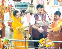 पंचमुखी महादेव मंदिर पहुंचकर जिलाधिकारी ने की पूजा-अर्चना