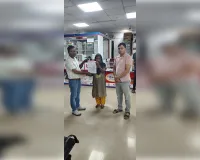बीमा योजनाओं ने दिया परिवार को आर्थिक सहारा, मृतक की पत्नी को मिले ₹4 लाख
