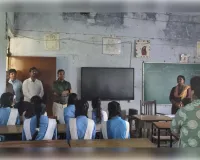 जिलाधिकारी भदोही द्वाराबच्चों से संवाद कर शिक्षा की गुणवत्ता एवं विद्यालयीय व्यवस्थाओं का लिया जायजा