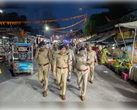 बारावफात पर्व पर सुरक्षा व्यवस्था को लेकर पुलिस अधीक्षक सोनभद्र ने परखी सुरक्षा  व्यवस्था  ,  किया पुलिस बल के साथ पैदल गस्त