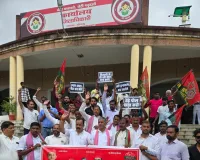 समाजवादी पार्टी जनपद सोनभद्र जनपद की समस्याओं को लेकर जिलाधिकारी सोनभद्र को ज्ञापन सौंपा