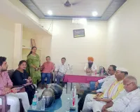 मीरा मोहन सी प्रीत लिख देना, सबके अधरों पे गीत लिख देना