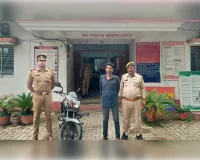 नवाबगंज पुलिस टीम द्वारा 01 अभियुक्त गिरफ्तार, कब्जे से चोरी की 01 मोटरसाइकिल बरामद।